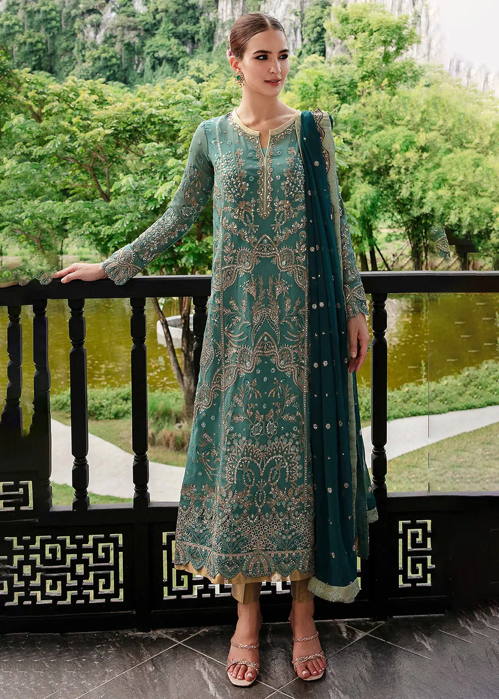 Intira The Luxury Affiars by Freesia by Maryum N Maria | MARWA - FW23-510