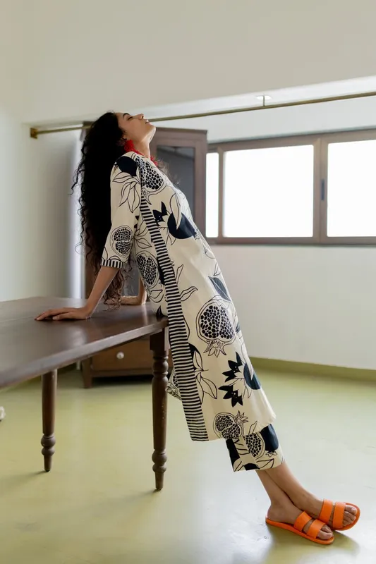 Women's Viscose Floral Printed Straight Kurta Set With Palazzo
