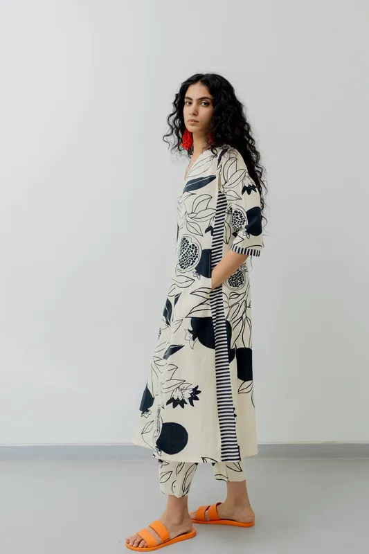 Women's Viscose Floral Printed Straight Kurta Set With Palazzo
